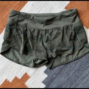 Lululemon speed shorts camo 6